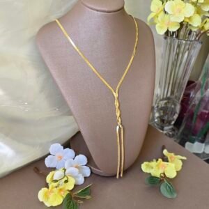 Colar Gravata Dourado Trançado – Elegância Moderna e Sofisticação Atemporal ✨