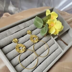 Brinco Feminino Argola Dourada com Detalhe Texturizado