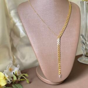 Colar Feminino Dourado Gravatinha Escama com Ponto de Luz