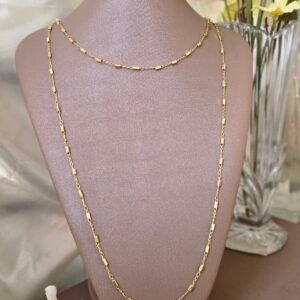 Colar Feminino Dourado com Elo Alongado e Detalhes Retangulares – Delicado e Moderno