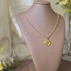 Colar Feminino Dourado com Pingente de Coração Facetado – Joia Delicada e Brilhante
