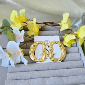 Brinco Dourado Orgânico Texturizado – Design Moderno e Sofisticação Autêntica