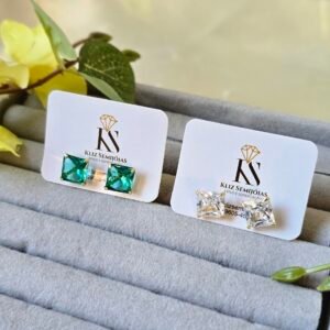 Brinco Dourado com Cristal Retangular – Verde ou Cristal | Sofisticação Moderna
