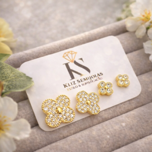 Duo de Brincos Dourados Trevo Cravejado – Delicadeza, Brilho e Significado