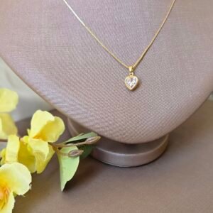 Colar Feminino Dourado Coração Em Zircônia – Escolha Sua Corrente Veneziana ou Singapura | Delicado e Sofisticado