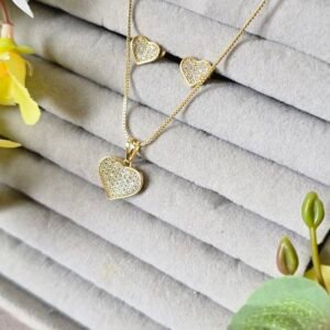 Colar Feminino Dourado Coração com Zircônias – Brilho Intenso, Delicado e Perfeito para Presentear