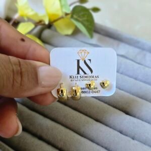 Duo de Brincos Dourados Argolinha & Coração – Delicadeza e Charme Atemporal